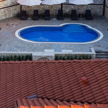 хотел-механа кедър 招待所