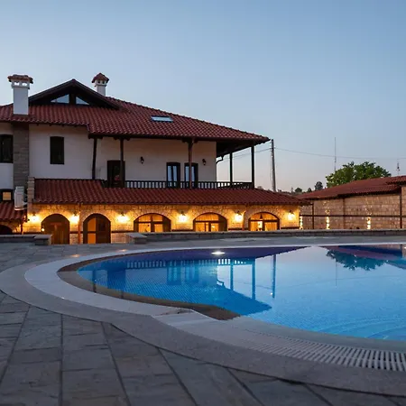 хотел-механа кедър 招待所 3*