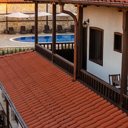 хотел-механа кедър 招待所