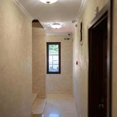 хотел-механа кедър