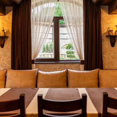 хотел-механа кедър 招待所 3*