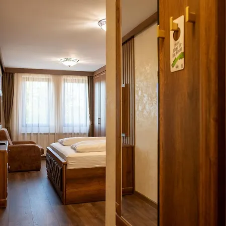 хотел-механа кедър 3* 阿巴纳西