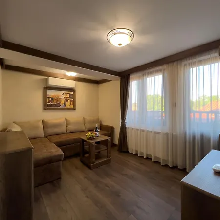 хотел-механа кедър 招待所 阿巴纳西