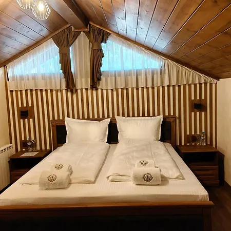 хотел-механа кедър 招待所 阿巴纳西